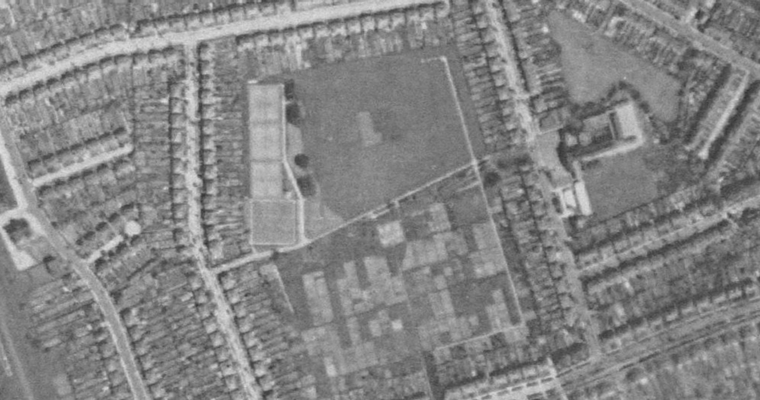 North-up aerial view of the Preston Park area in 1945